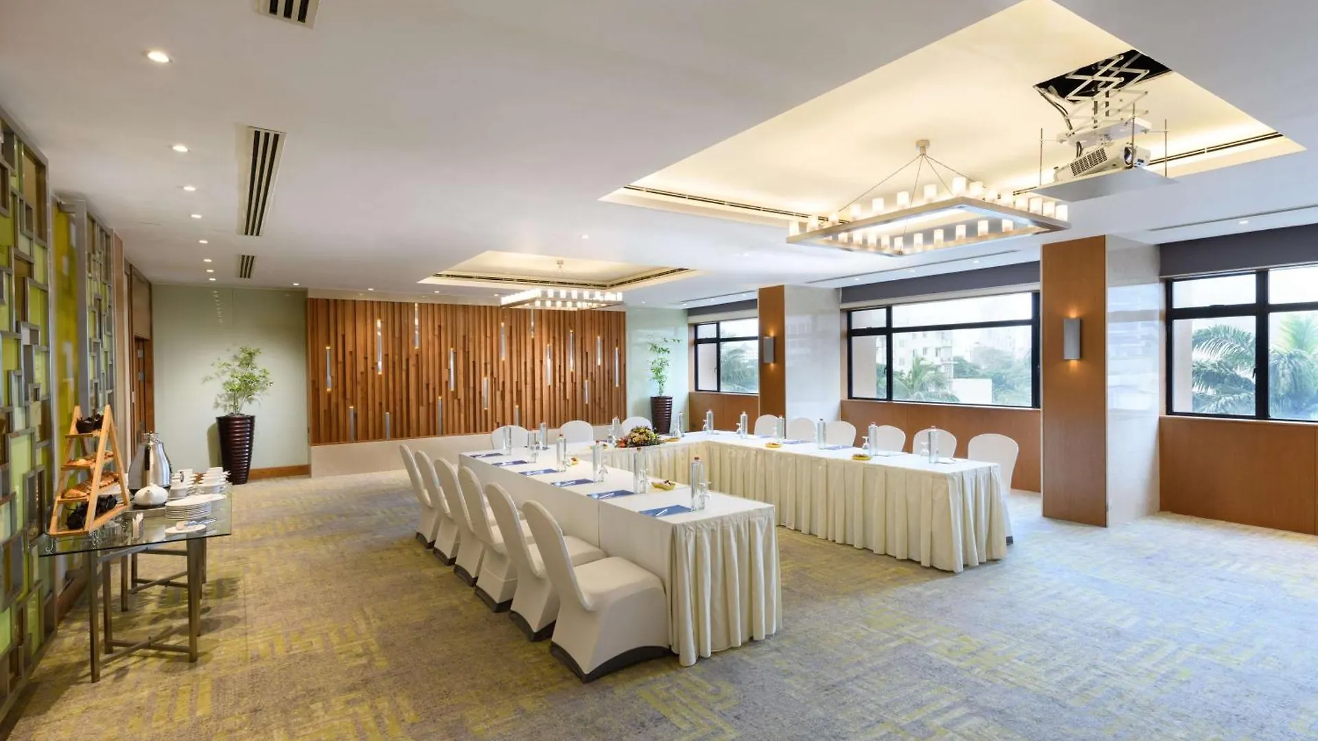 Hilton Colombo Residence 0*,