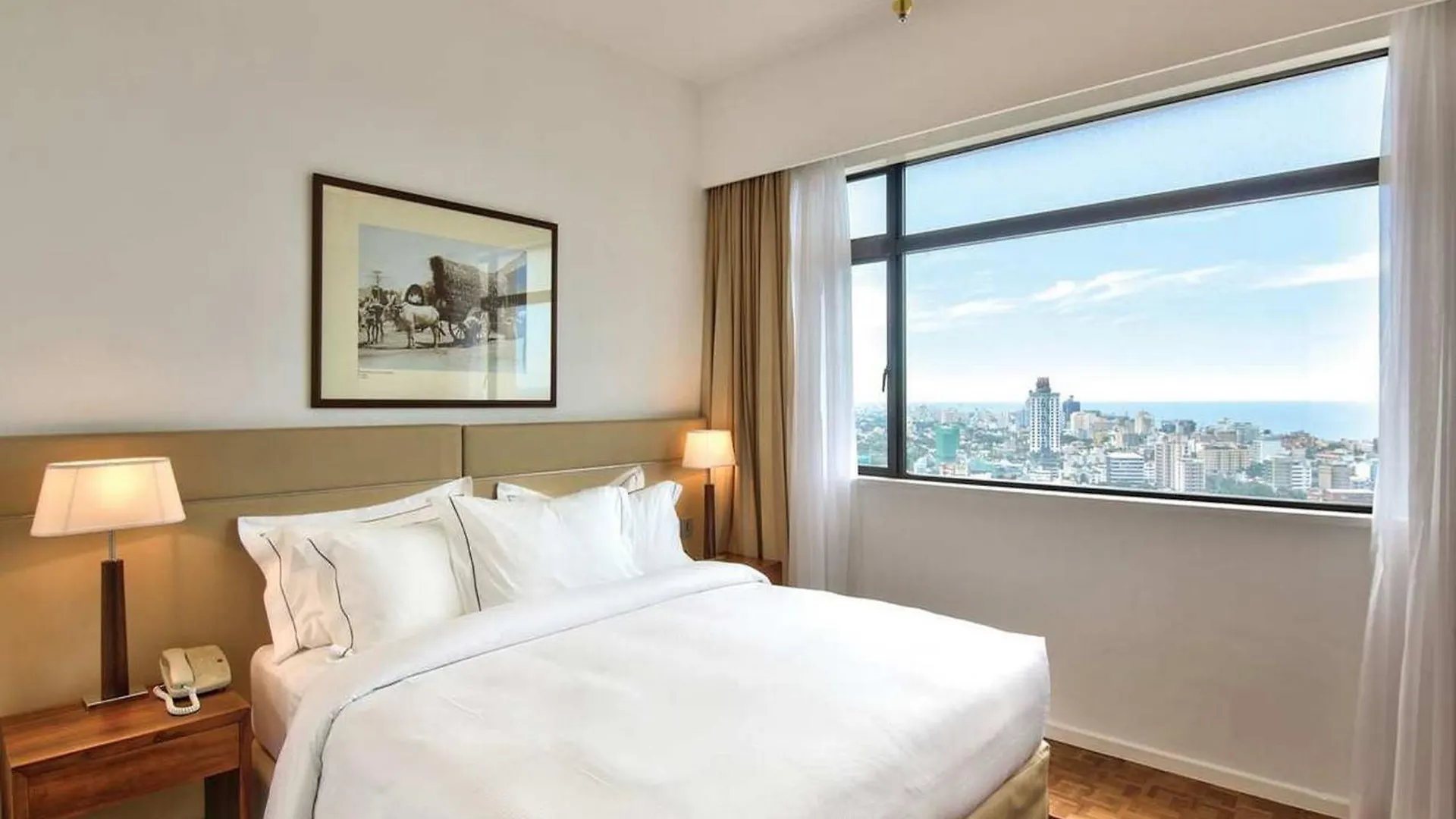 Hilton Colombo Residence 0*,