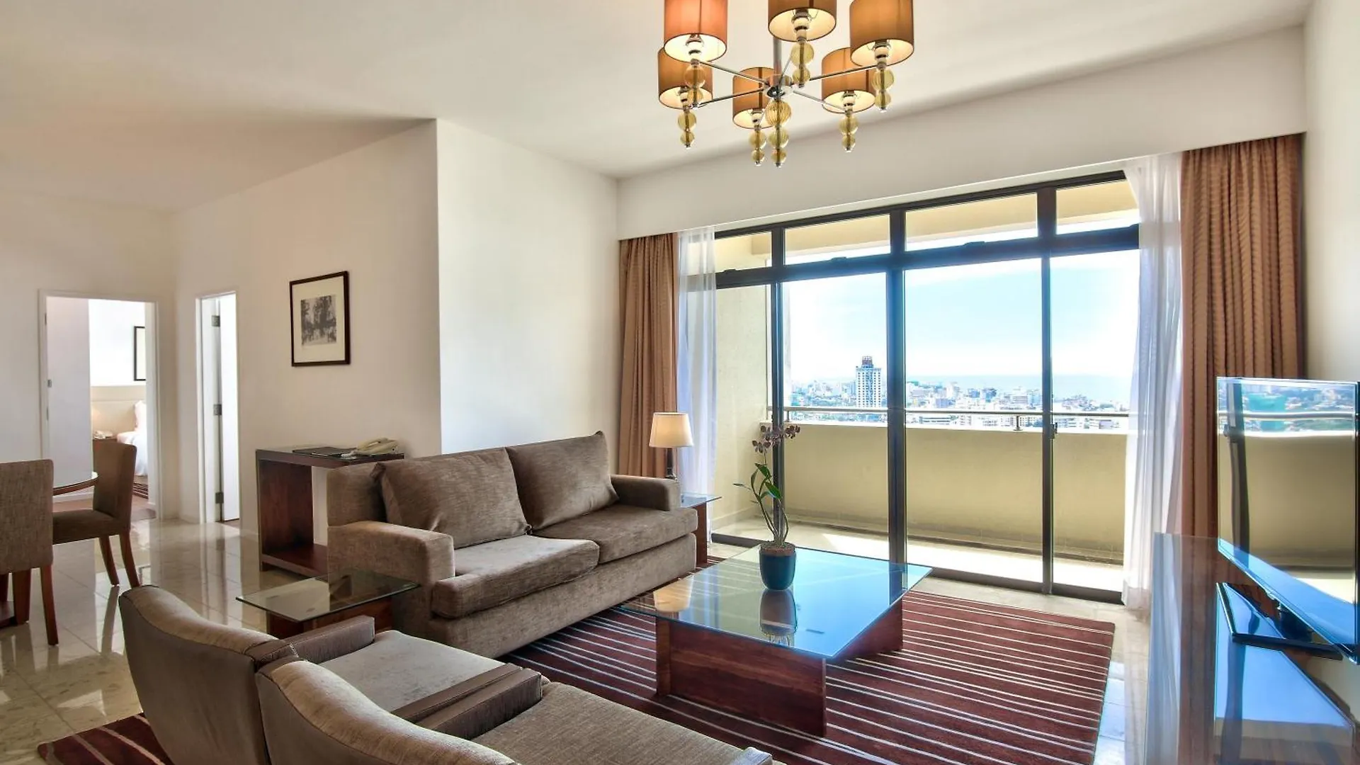 Hilton Colombo Residence 0*,